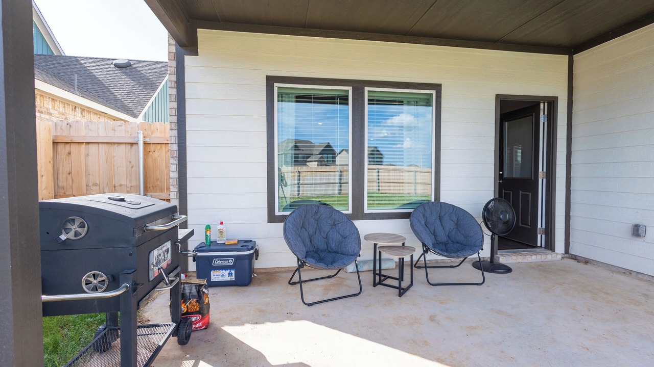 Photo of Patio Balcony in Yukon