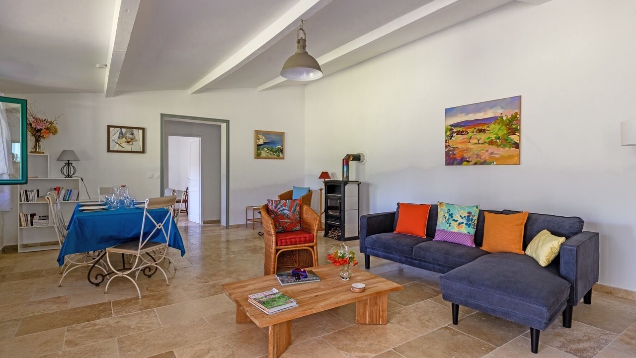 Photo of Livingroom in Mouries