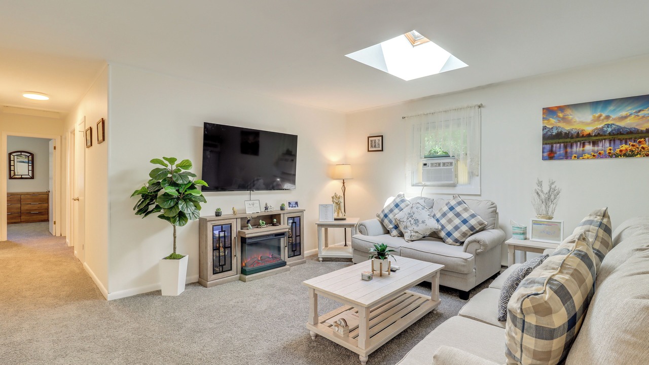 Photo of Livingroom in Long Pond