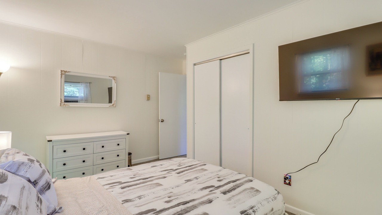 Photo of Bedroom in Long Pond