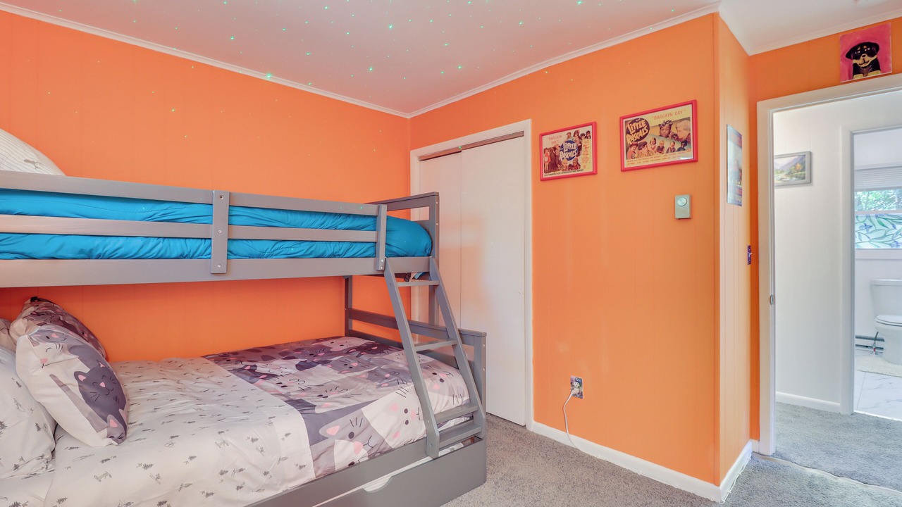 Photo of Bedroom in Long Pond
