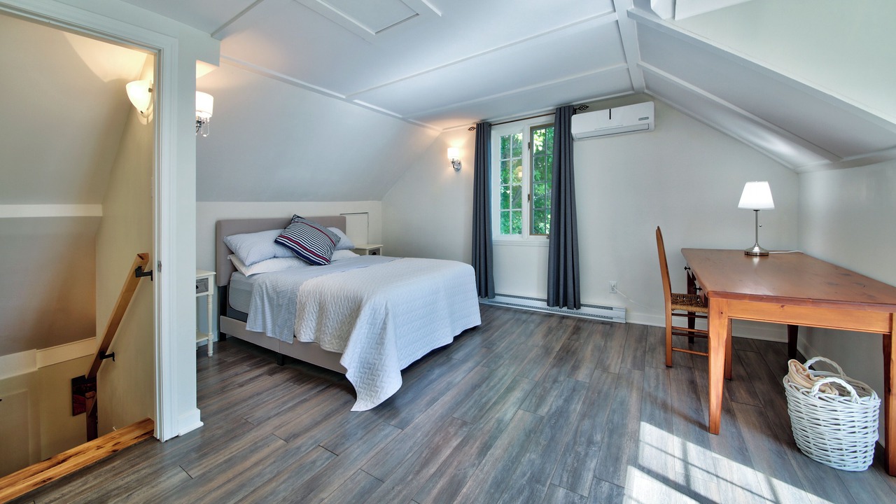 Photo of Bedroom in Dorval