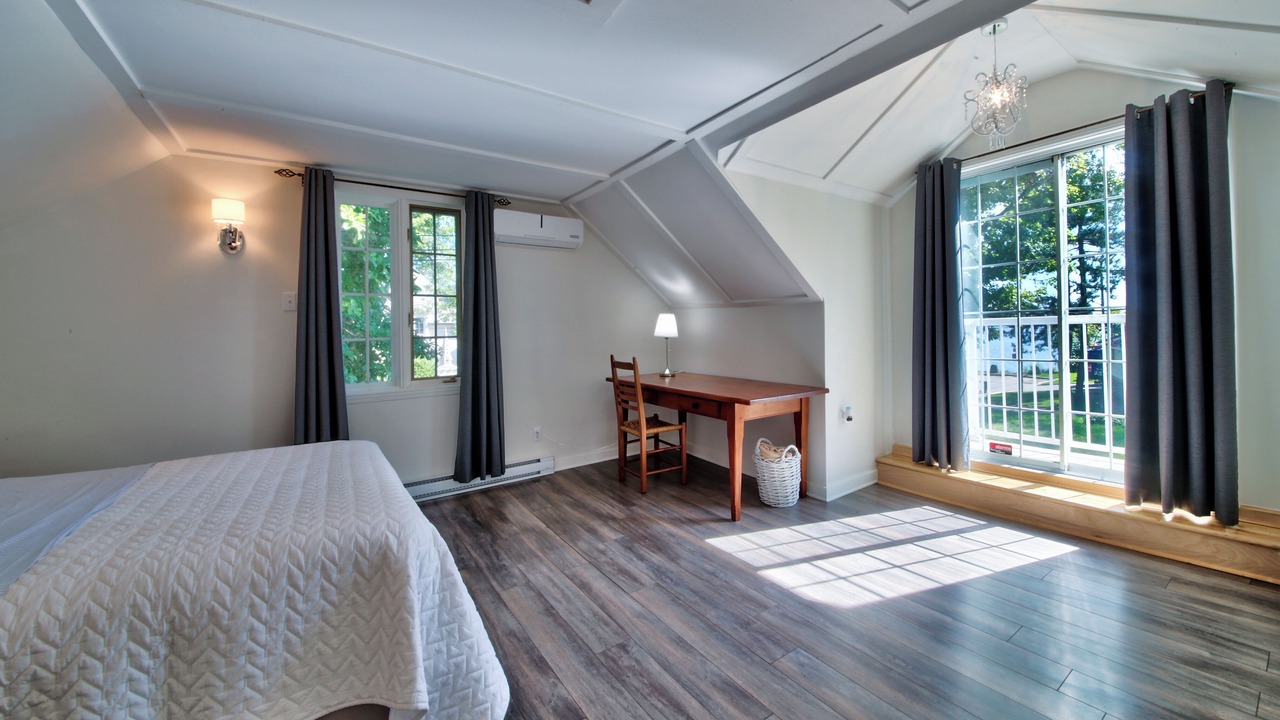 Photo of Bedroom in Dorval