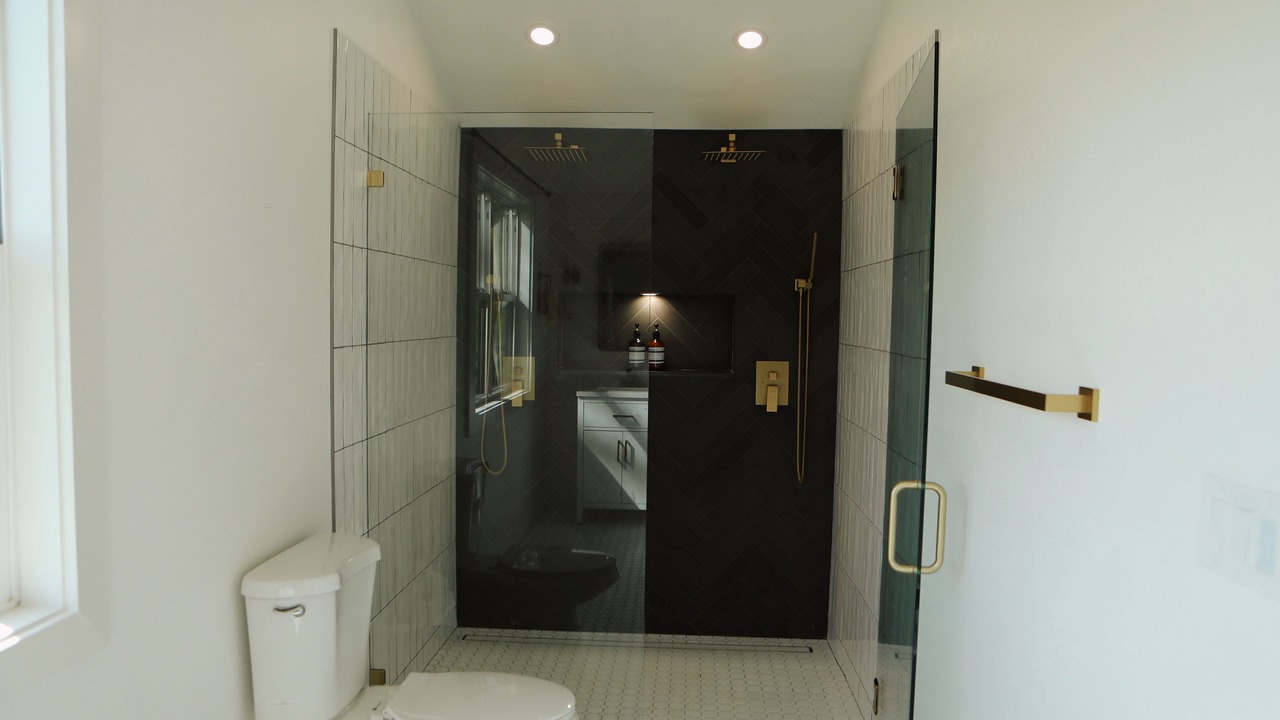 Photo of Bathroom in Jayhawk