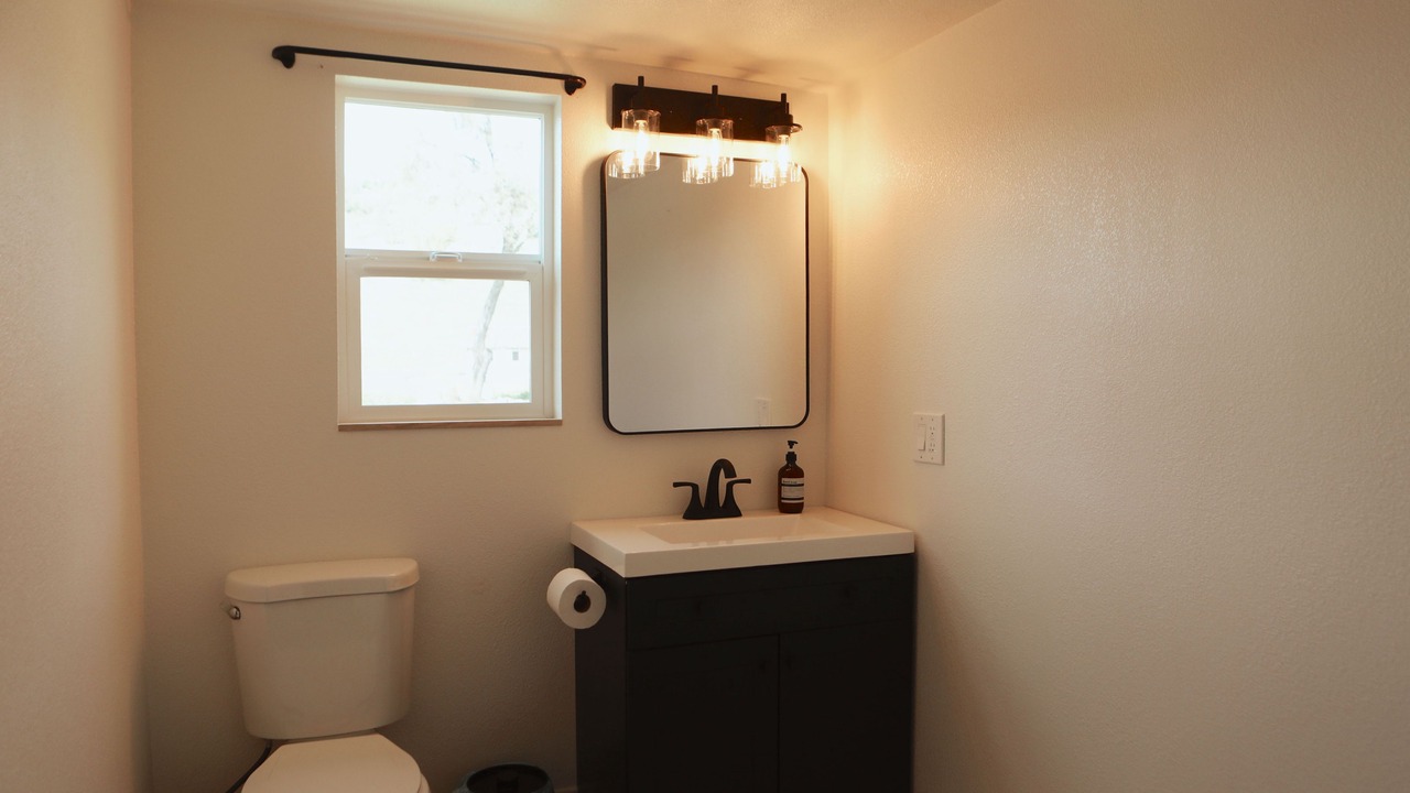 Photo of Bathroom in Jayhawk