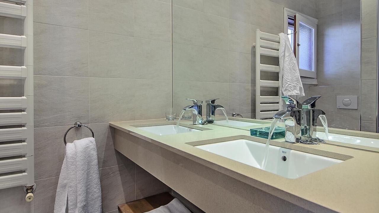 Photo of Bathroom in Benimeit