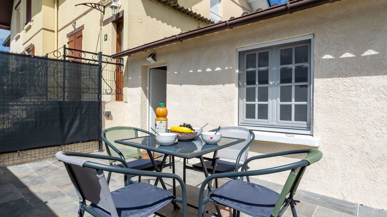 Photo of Others in Les Cites