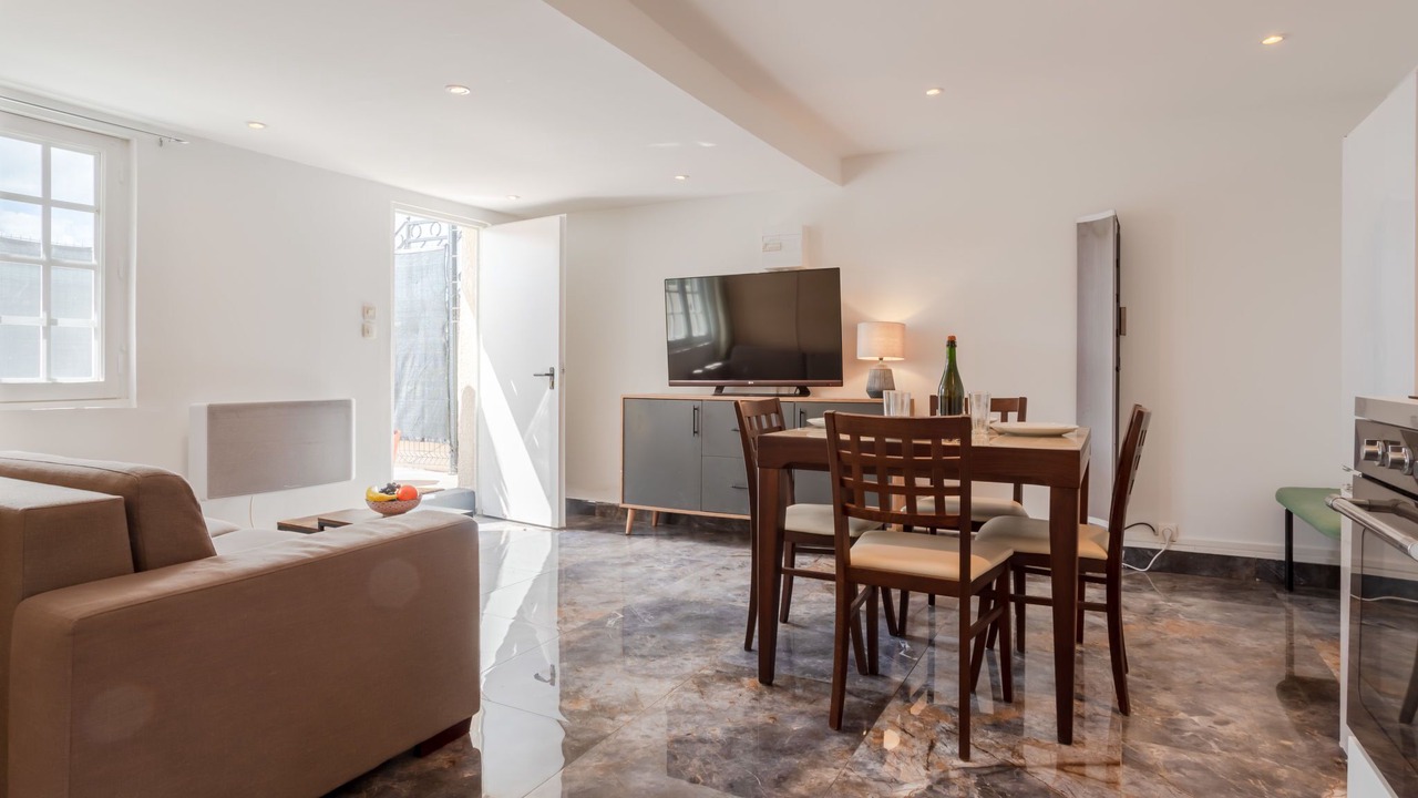 Photo of Bedroom in Les Cites