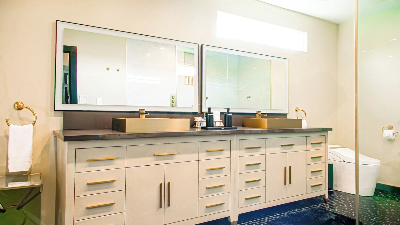 Photo of Bathroom in Ladera Heights