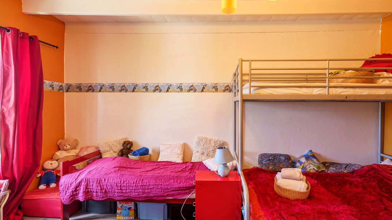 Photo of Others in Primelin