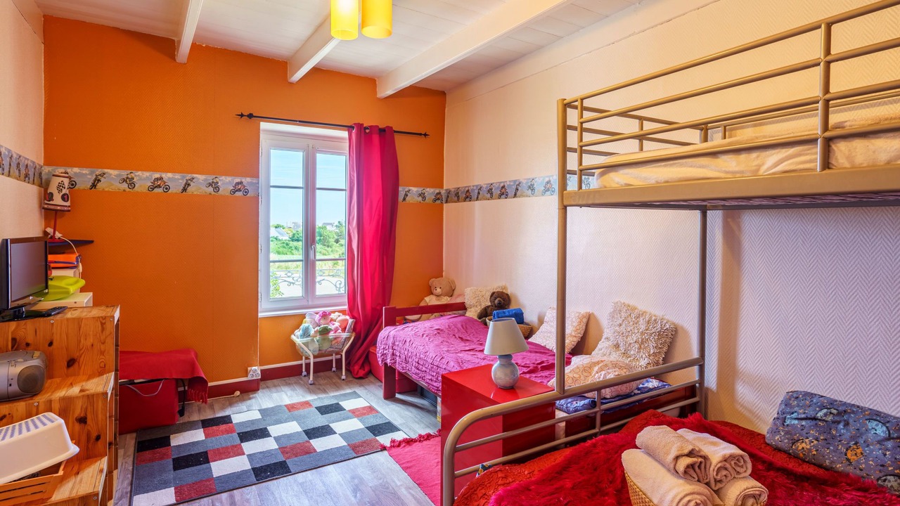 Photo of Others in Primelin