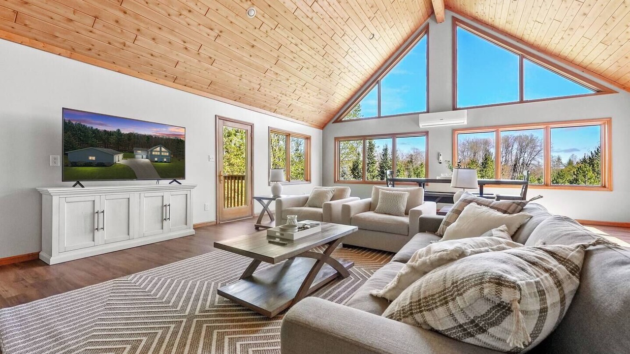 Photo of Livingroom in Boyne City