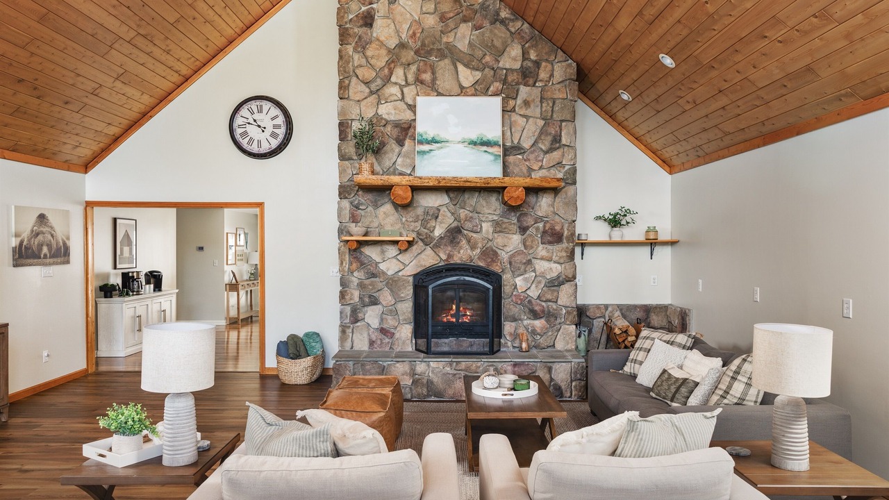 Photo of Livingroom in Boyne City