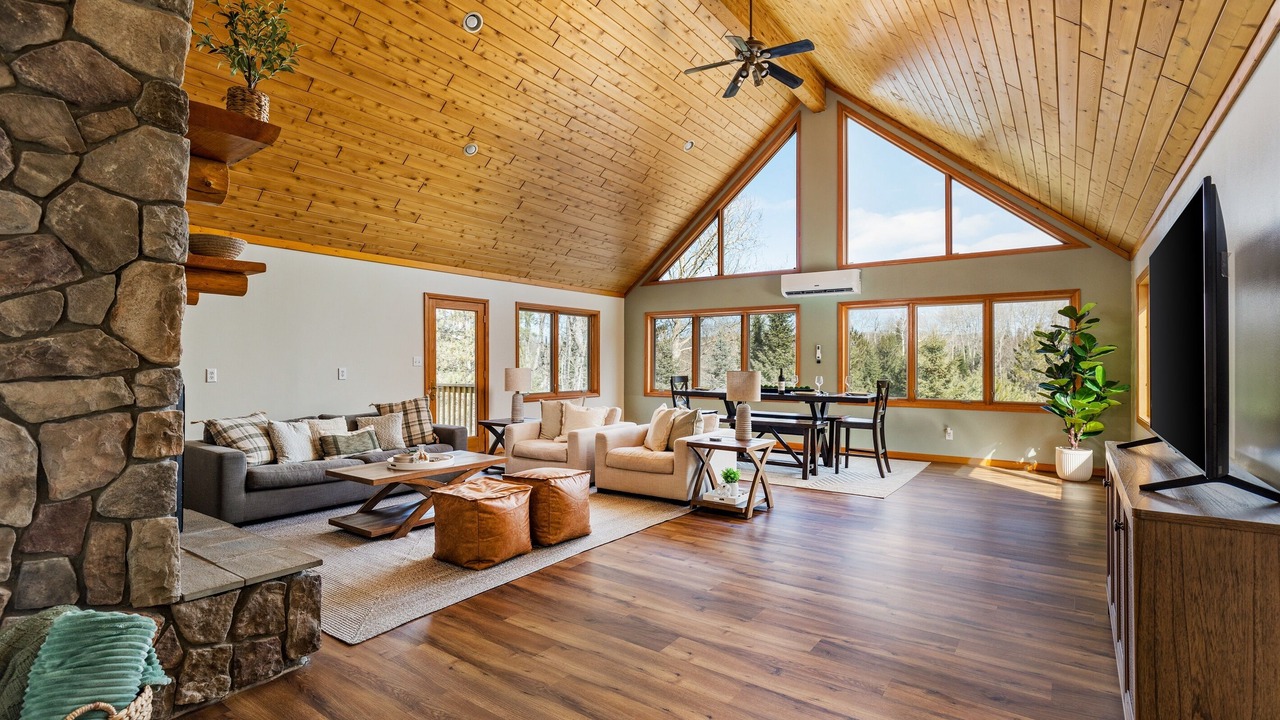 Photo of Livingroom in Boyne City