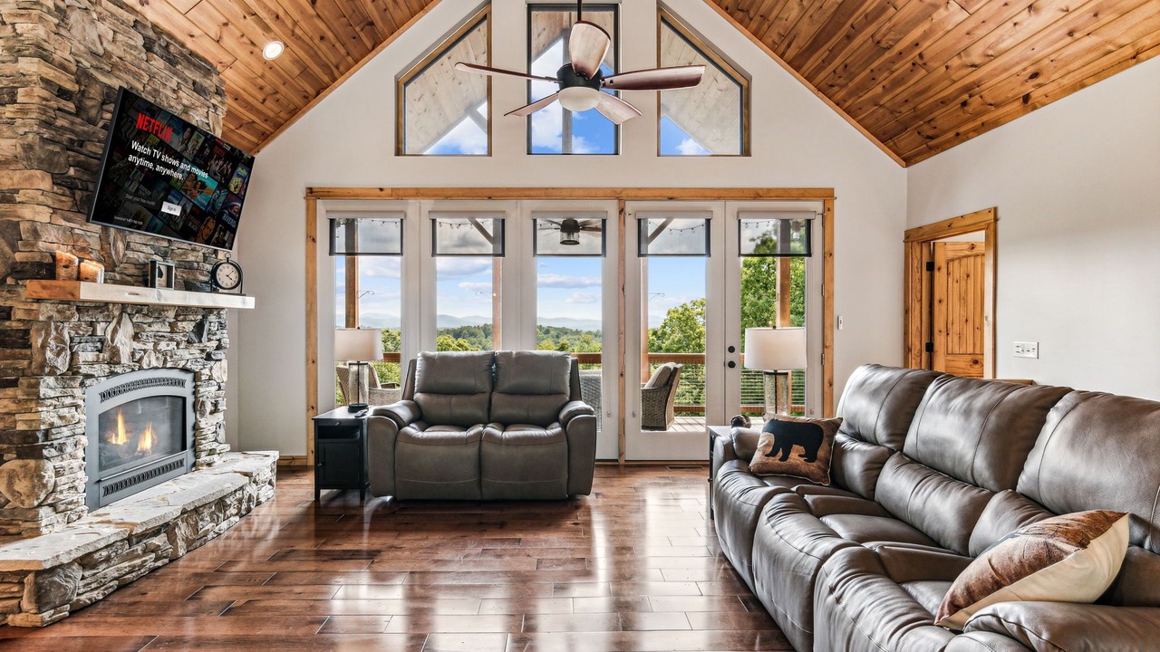 Photo of Livingroom in Blairsville