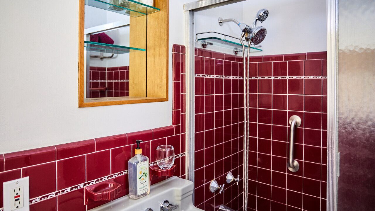 Photo of Bathroom in El Portal