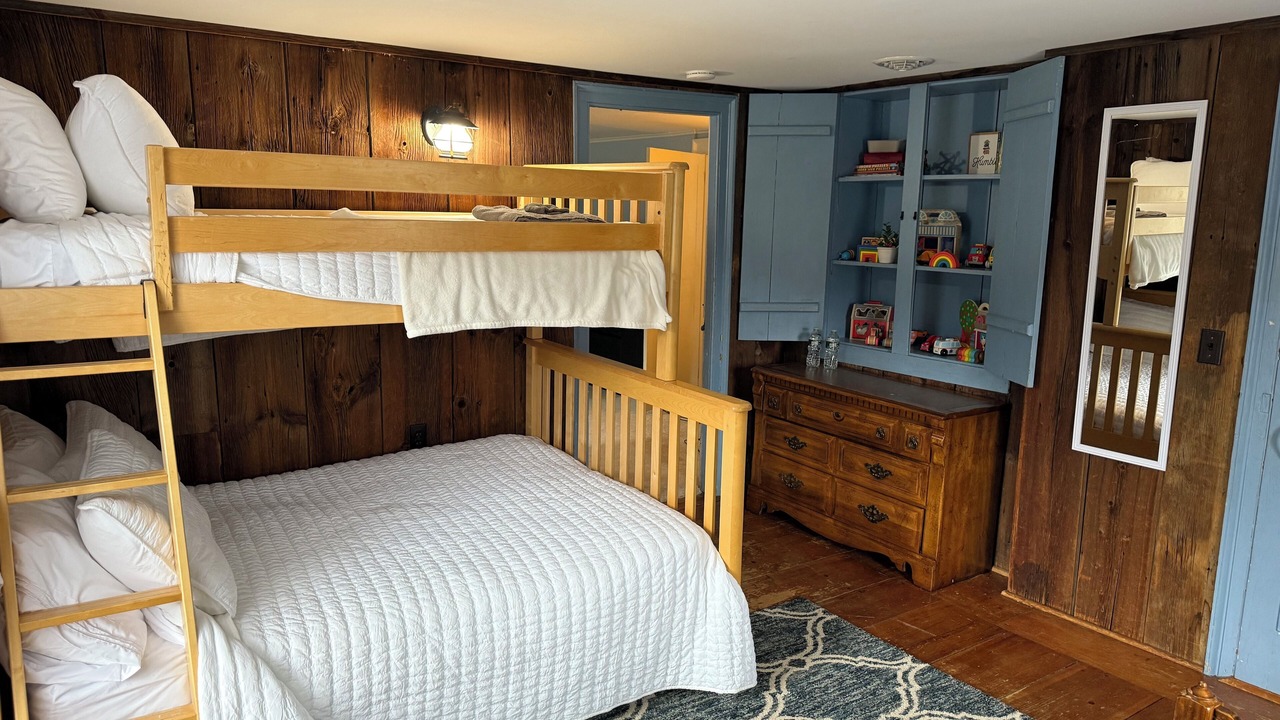Photo of Bedroom in Bristol Hills