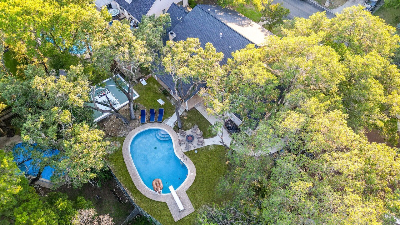 Photo of Outdoor in Vance Jackson