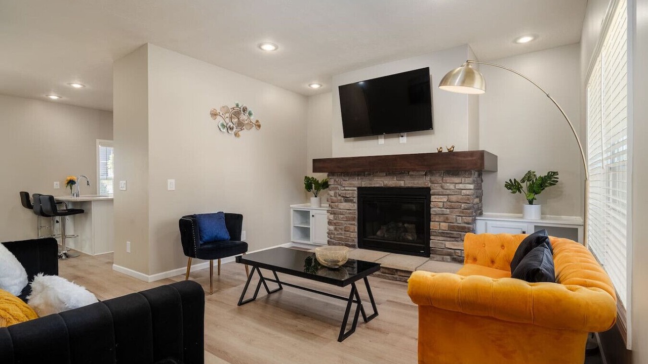 Photo of Livingroom in Oak Creek