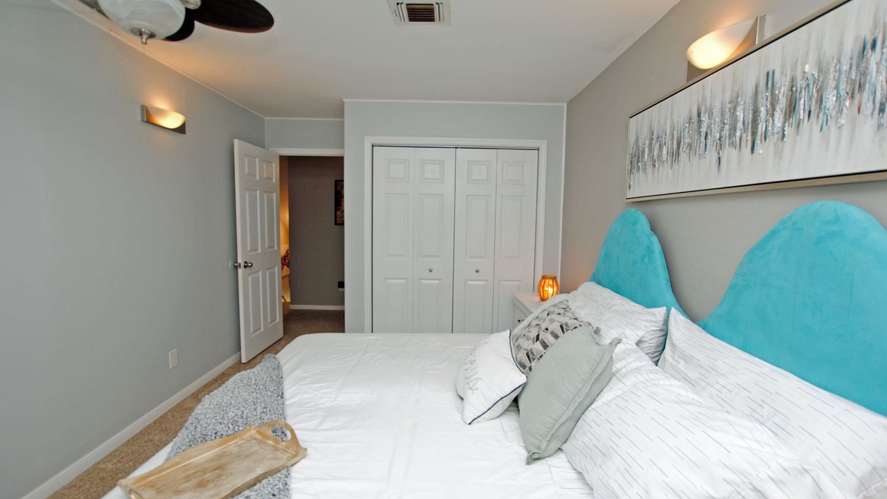 Photo of Bedroom in Memorial Parkway