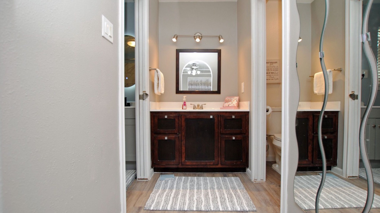 Photo of Bathroom in Memorial Parkway