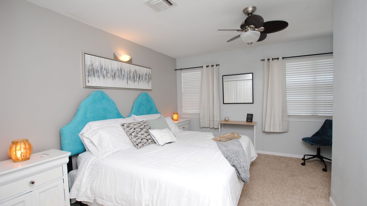 Photo of Bedroom in Memorial Parkway