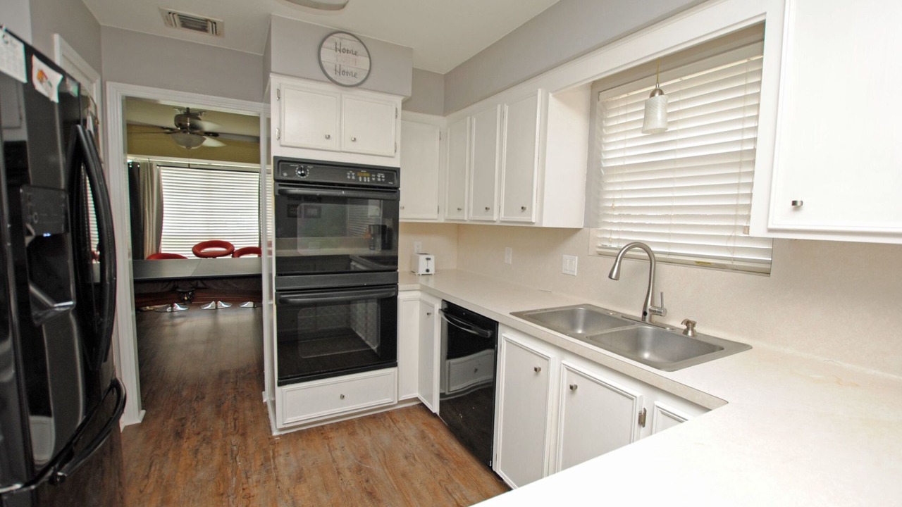 Photo of Kitchen in Memorial Parkway