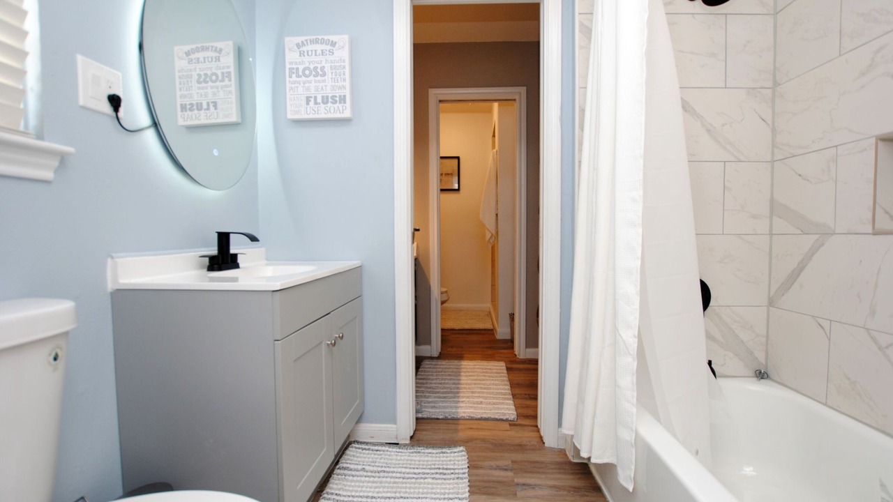 Photo of Bathroom in Memorial Parkway