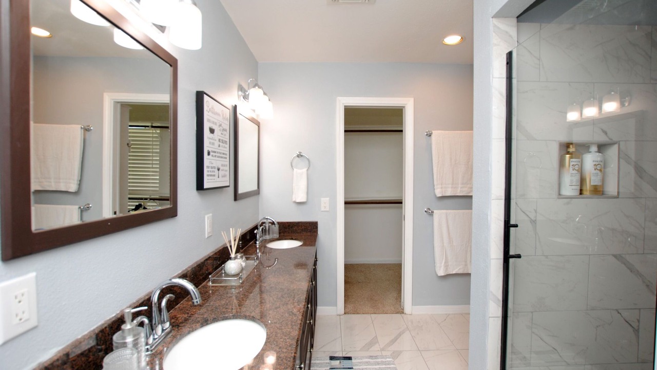 Photo of Bathroom in Memorial Parkway