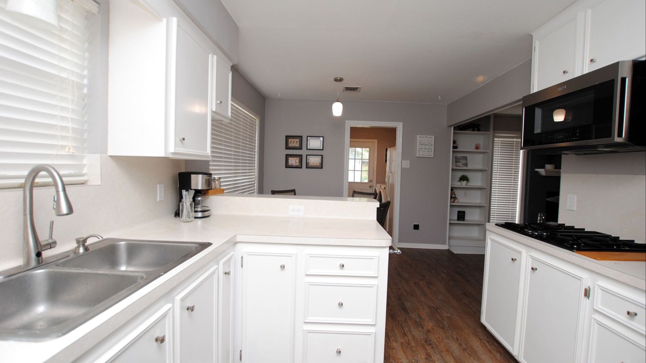 Photo of Kitchen in Memorial Parkway