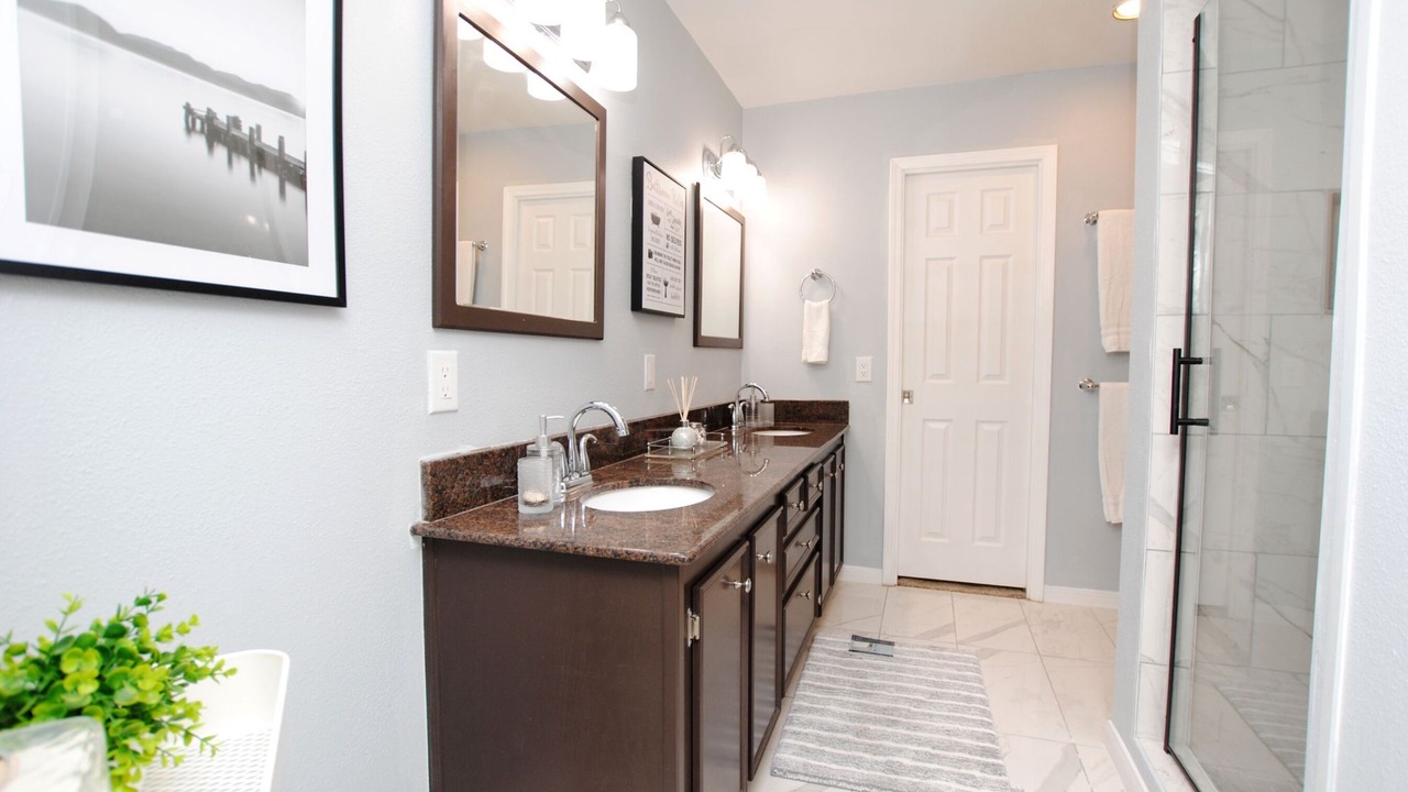 Photo of Bathroom in Memorial Parkway
