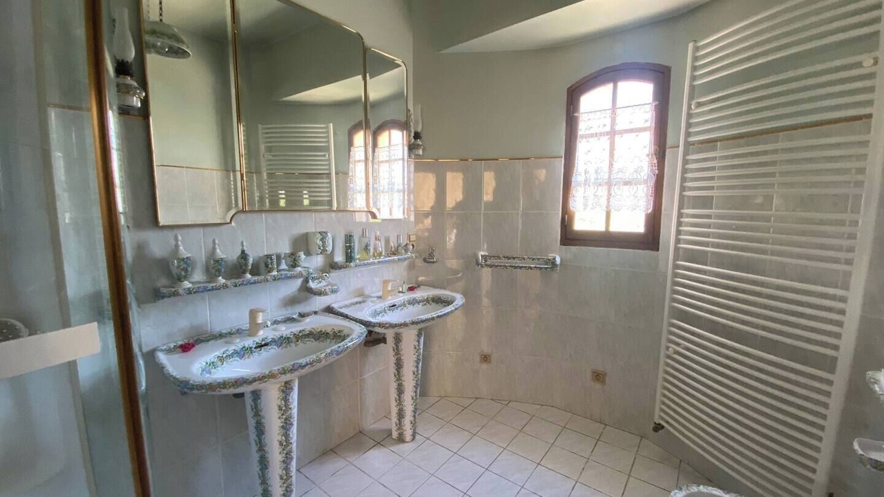Photo of Bathroom in Loriol-sur-Drome