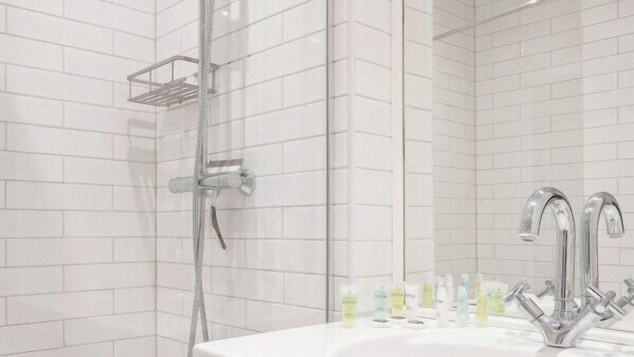 Photo of Bathroom in Chelsea Riverside