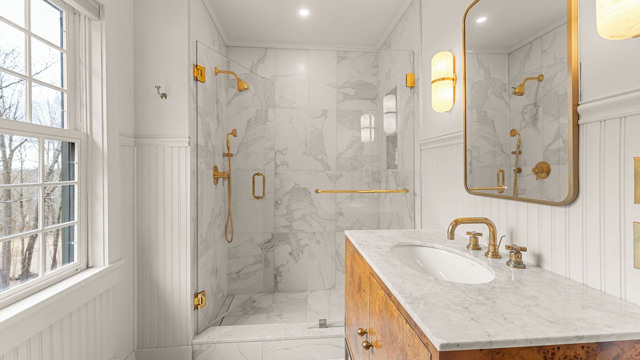 Photo of Bathroom in Roxbury