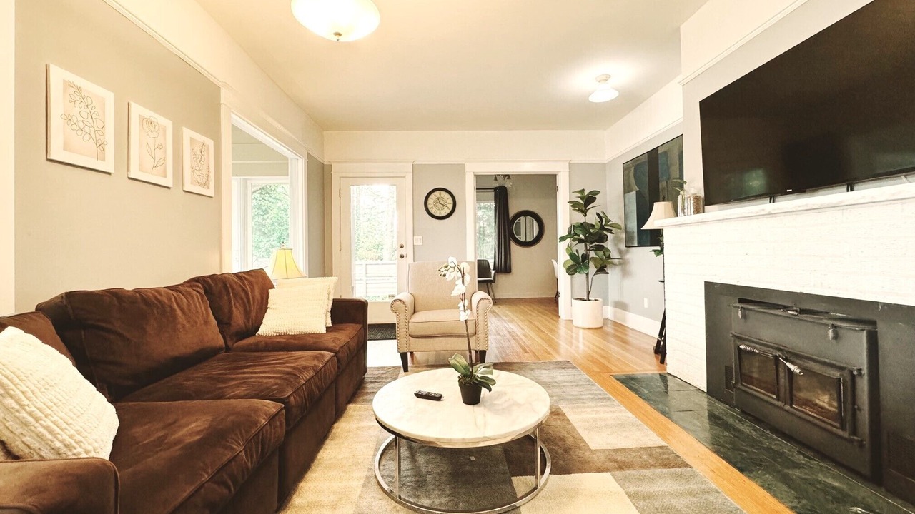 Photo of Livingroom in Lake Forest Park