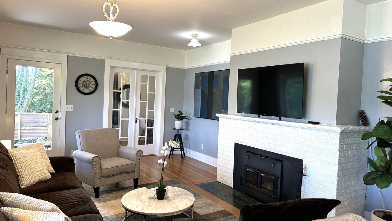 Photo of Livingroom in Lake Forest Park