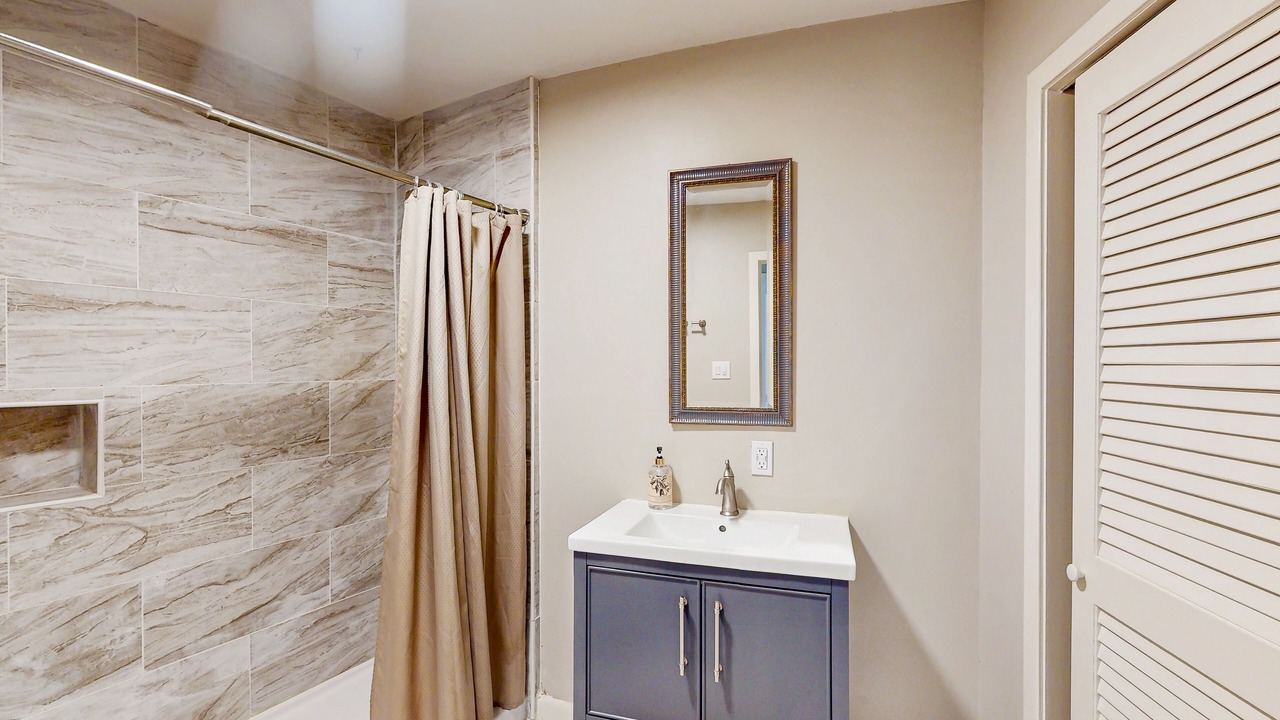 Photo of Bathroom in Parole