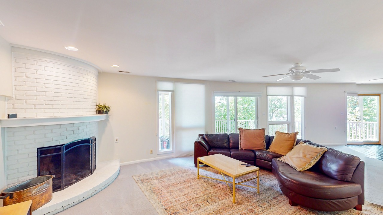 Photo of Livingroom in Parole