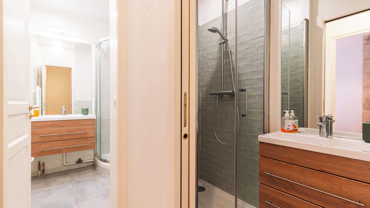 Photo of Bathroom in 17th Arrondissement