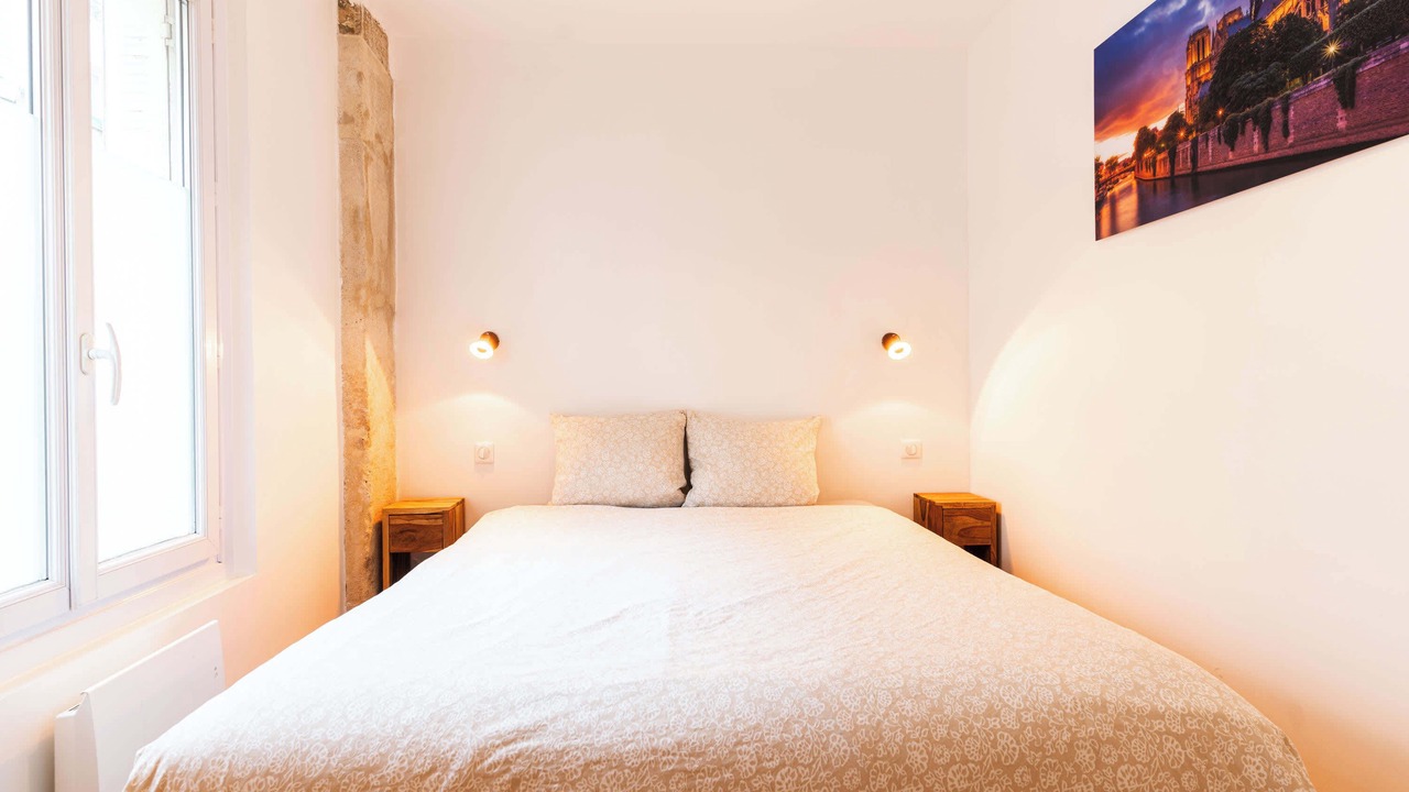 Photo of Bedroom in 17th Arrondissement