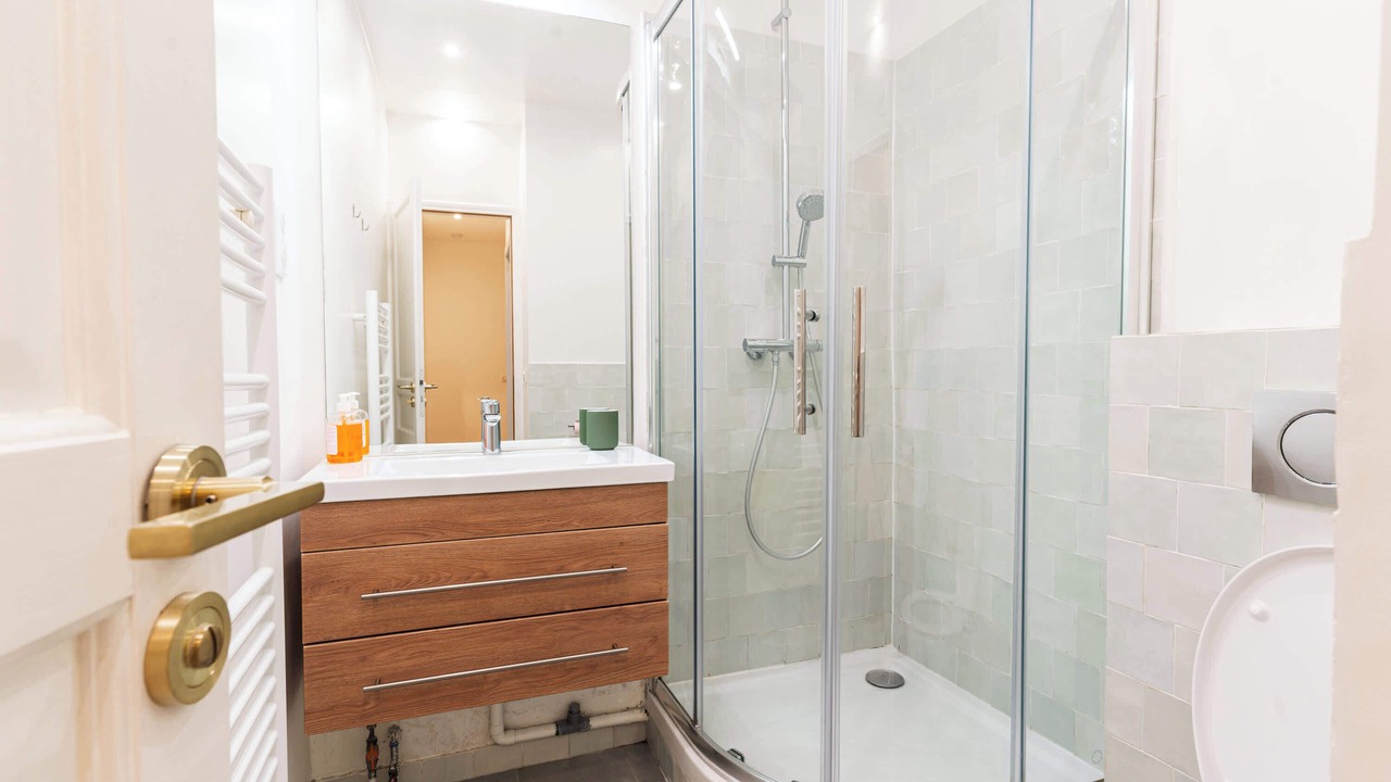 Photo of Bathroom in 17th Arrondissement