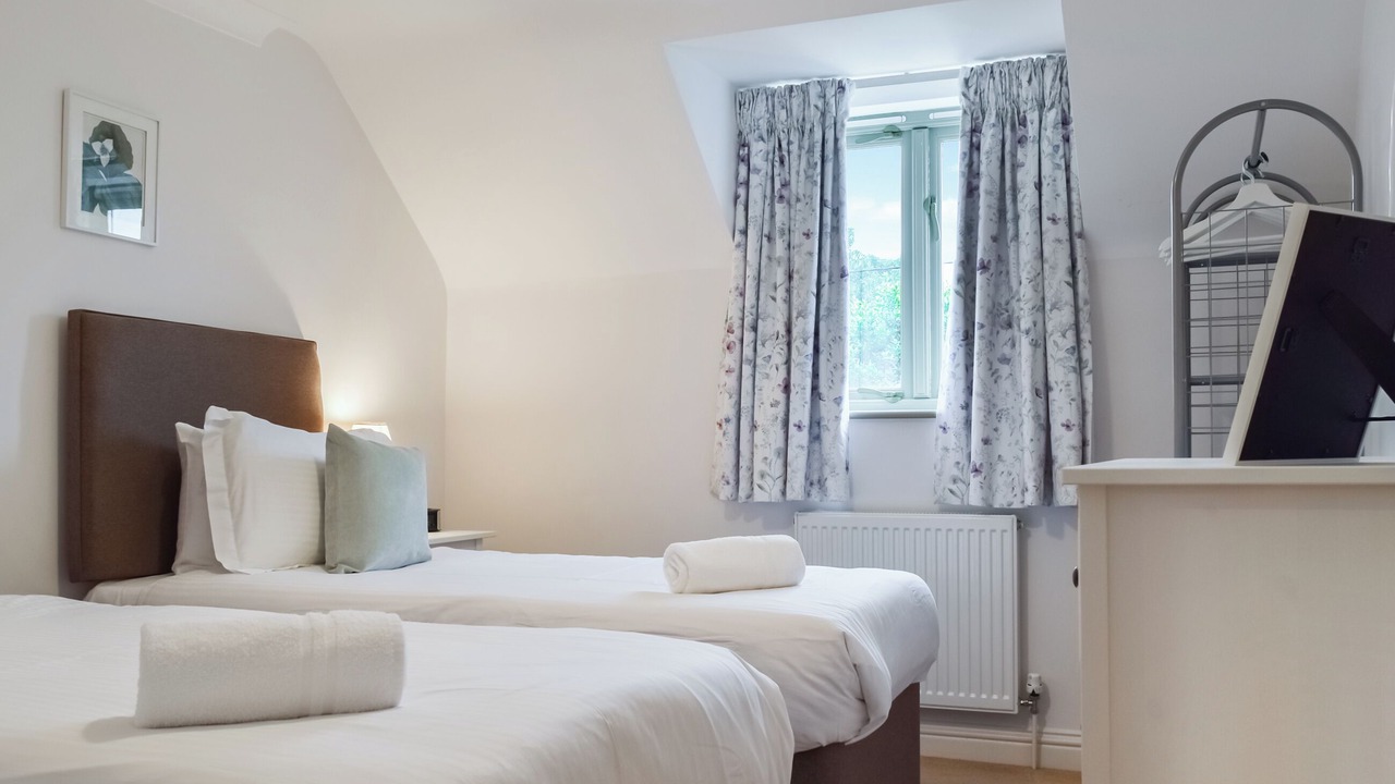 Photo of Others in South Leigh