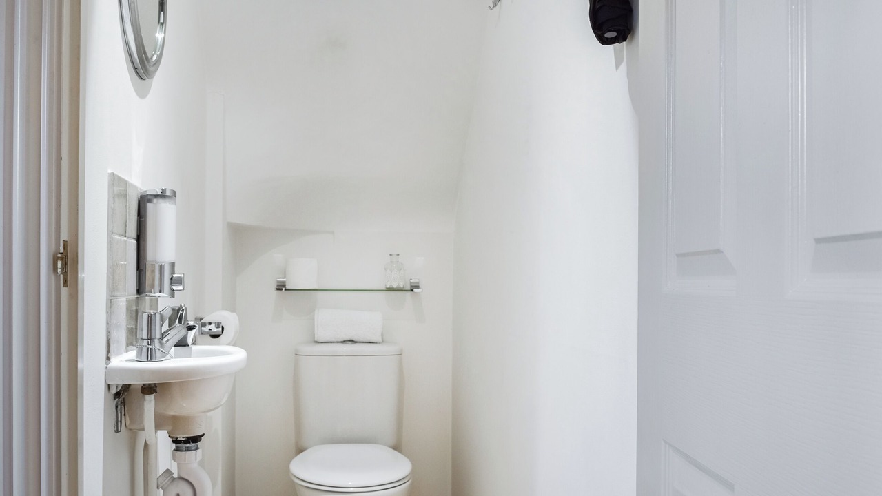 Photo of Bedroom in South Leigh