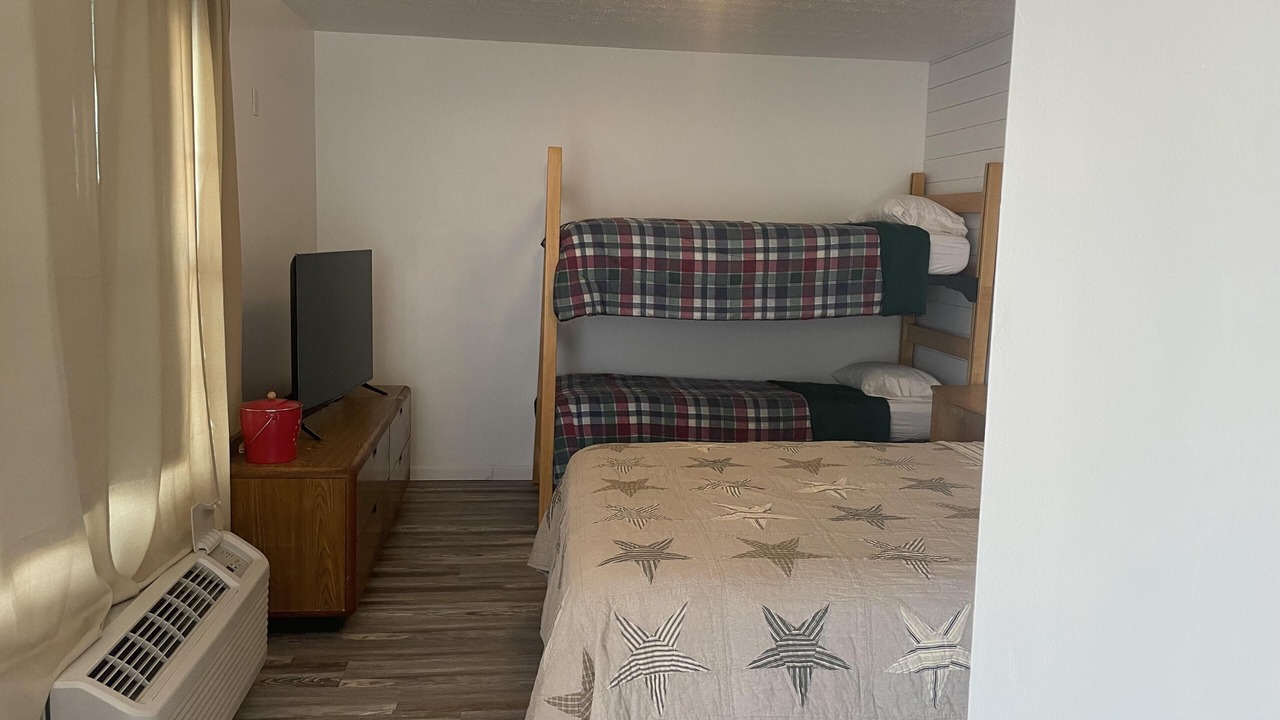 Photo of Bedroom in Clay City