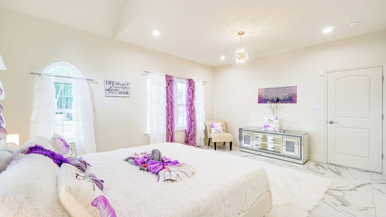 Photo of Bedroom in Jonas