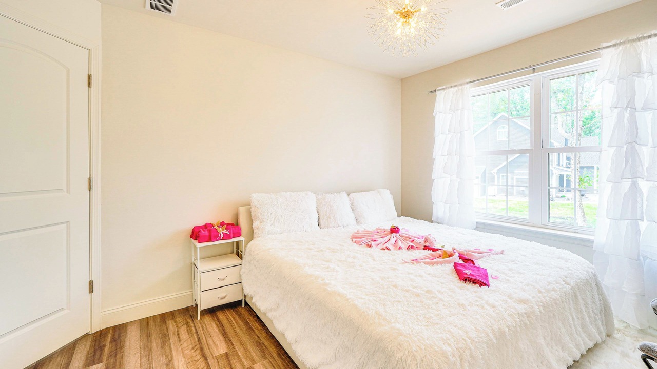 Photo of Others in Jonas