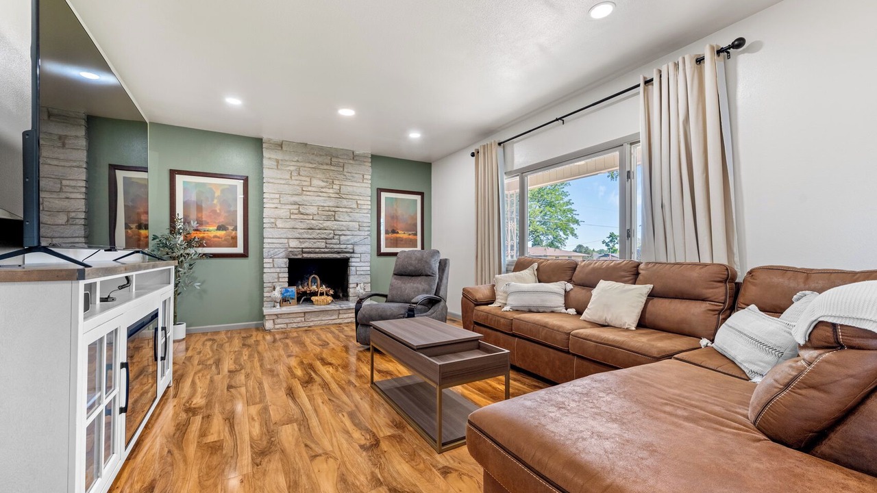 Photo of Livingroom in Pueblo