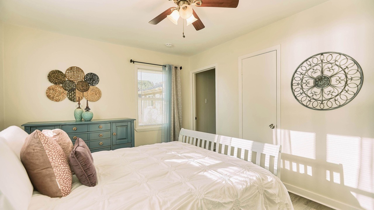 Photo of Bedroom in Lone Oak