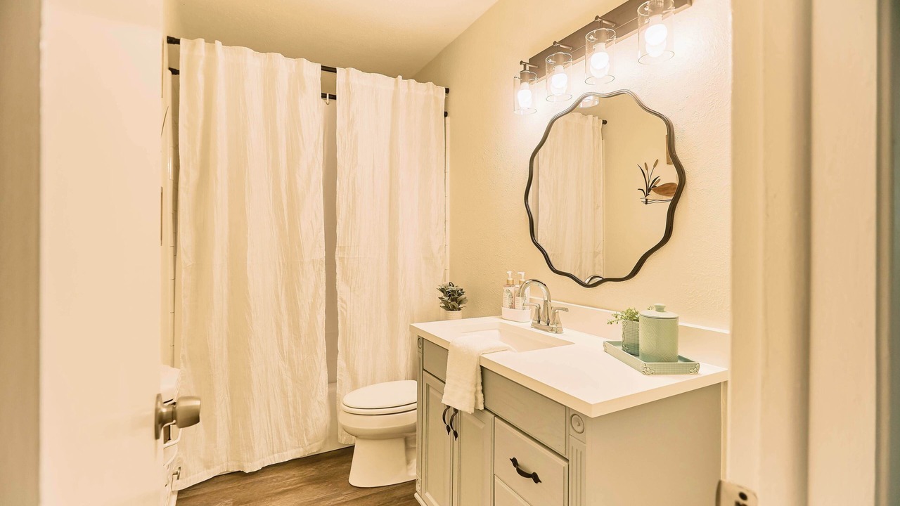 Photo of Bathroom in Lone Oak