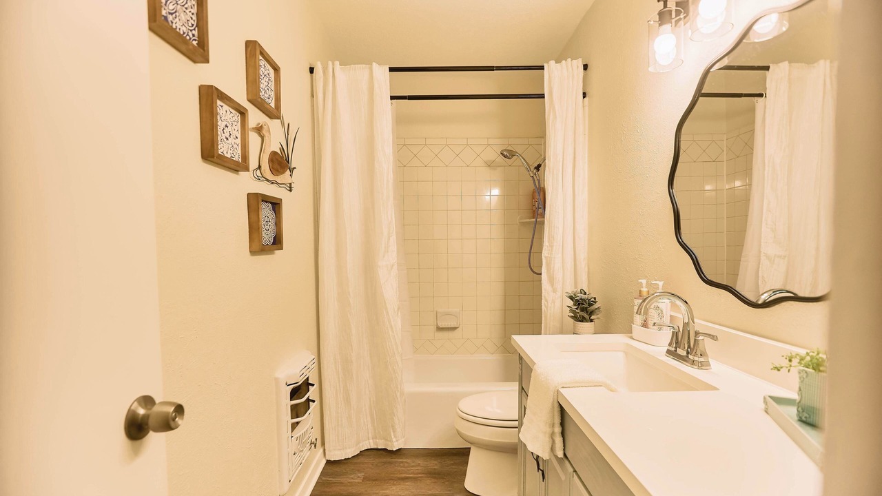 Photo of Bathroom in Lone Oak